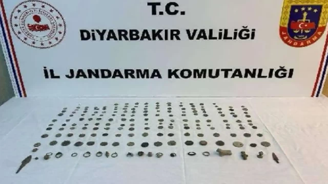 Diyarbakır'da tarihi eser operasyonu: 2 gözaltı