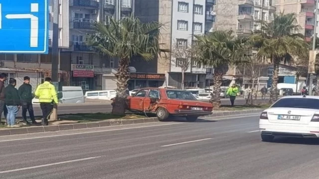 Mardin'de tır ile otomobil çarpıştı