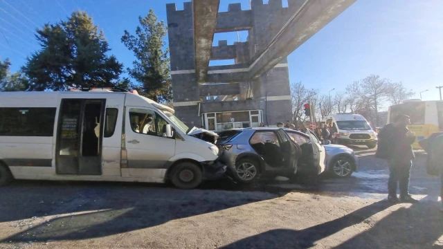 Diyarbakır’da kaza: 18 yaralı