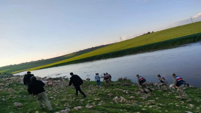 Dereye düşen çocuğu arama çalışmaları devam ediyor