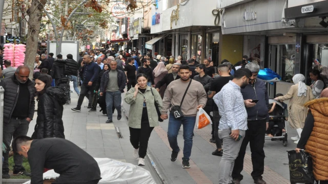 Batman'da esnaf bayram alışverişi yoğunluğundan memnun