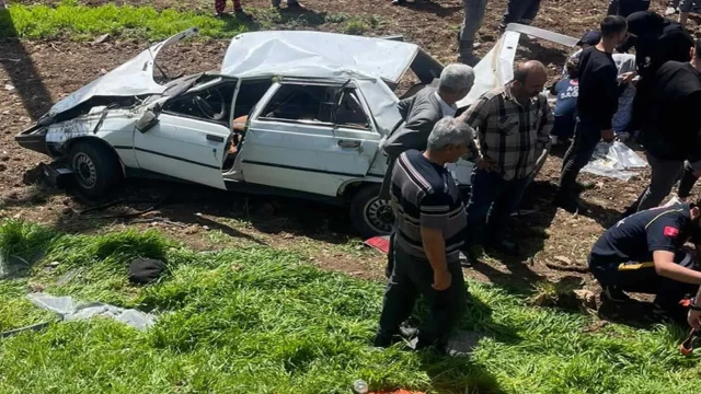 Diyarbakır'da otomobil şarampole devrildi: 9 yaralı