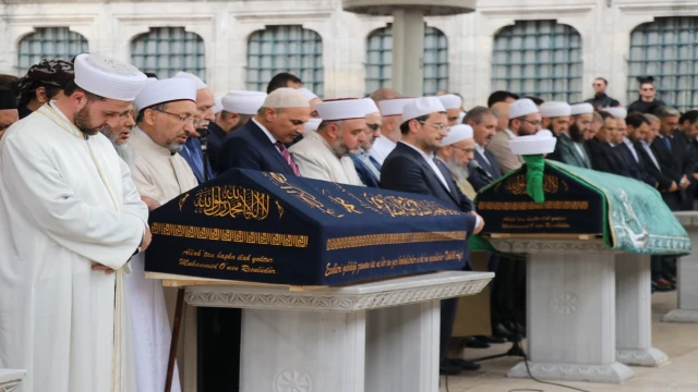 İsmailağa Cemaati Lideri Hasan Efendi ve Yemenli alim Zindani ebediyete uğurlandı