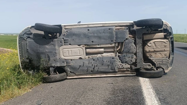 Şanlıurfa’da kontrolden çıkan otomobil takla attı