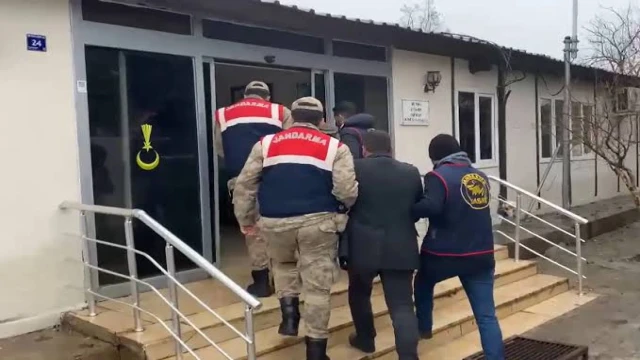 Şanlıurfa'da firari 2 şahıs yakalandı