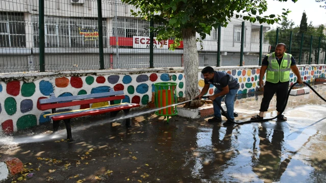 Siverek Belediyesi okullarda temizlik çalışması başlattı